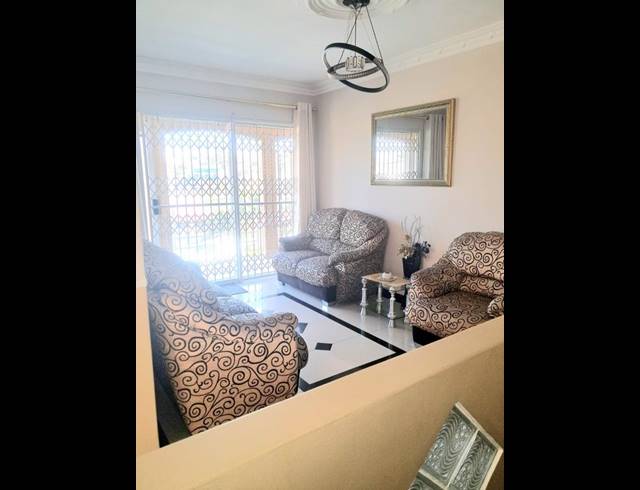 3 BEDROOM HOUSE FOR SALE IN BAKERVILLE GARDENS